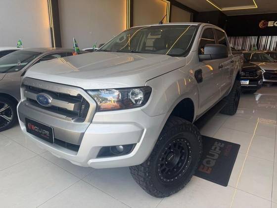 FORD RANGER 2.2 XLS 4X4 CD 16V DIESEL 4P AUTOMÁTICO FORD RANGER 2.2 XLS 4X4 CD 16V DIESEL 4P AUTOMÁTICO